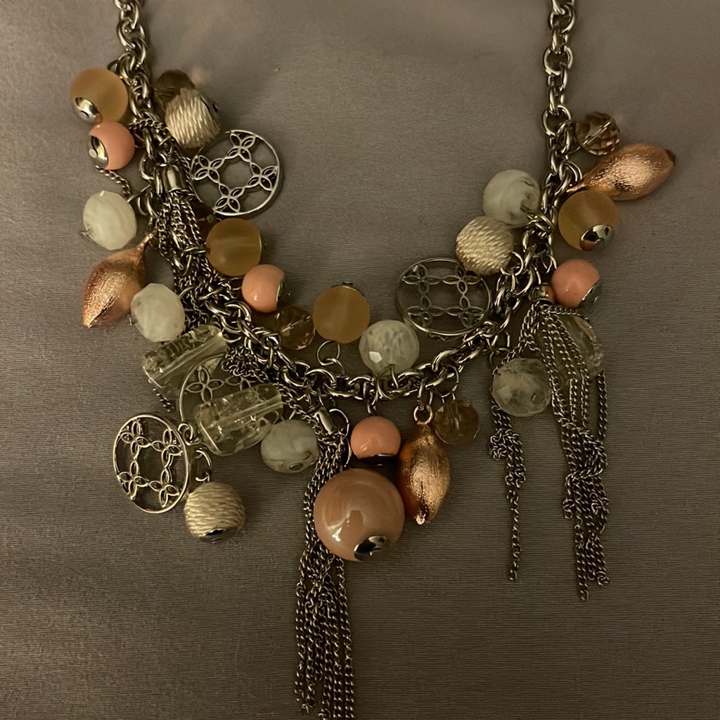 Ann Taylor Accent Necklace 14$